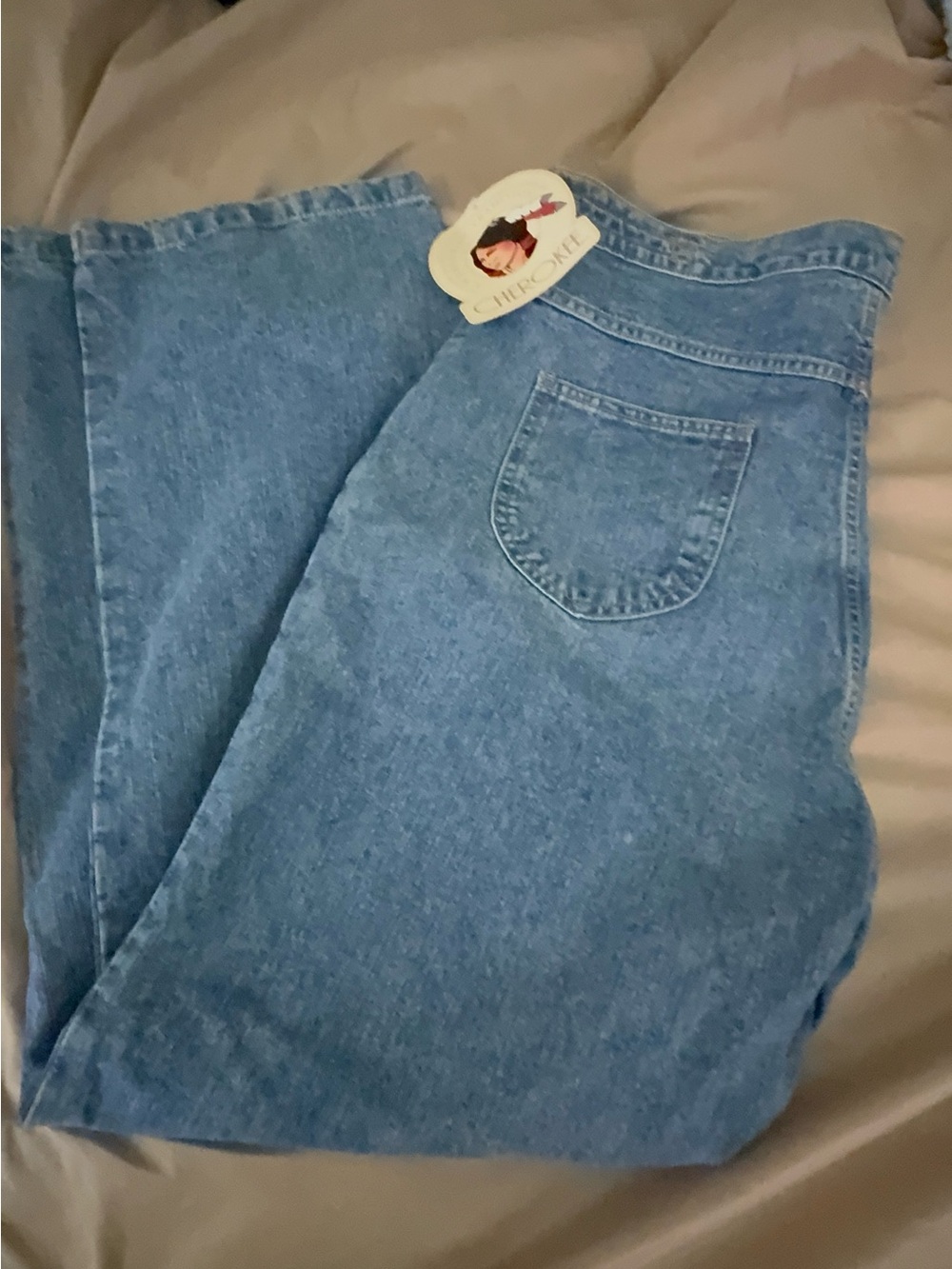 Cherokee High-Rise Women's Jeans in Medium Blue Wash